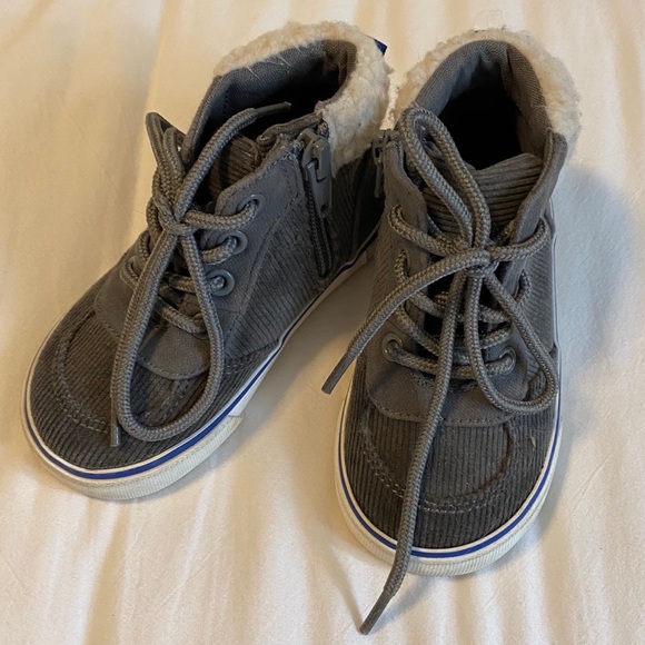 Baby Gap corduroy gray hightop sneakers. Sz 6 - Picture 2 of 6